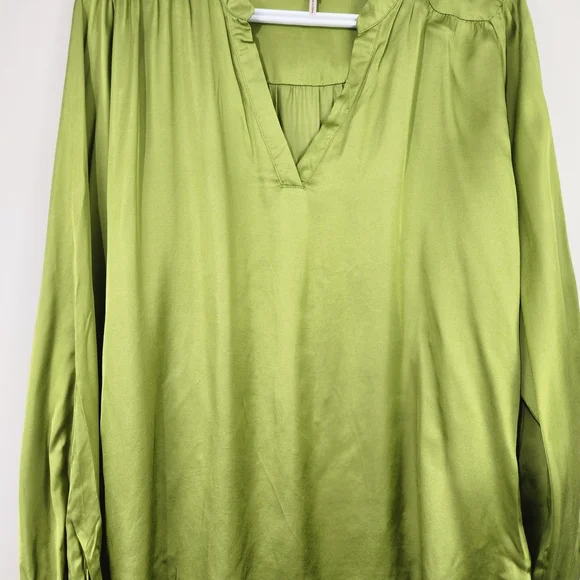 Esqualo Lime Green Satin V-Neck Blouse - Size 12 - Picture 5 of 9